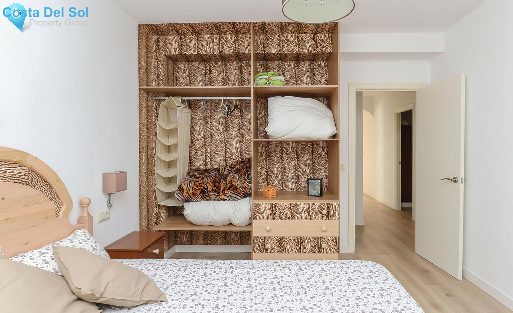 Middle Floor Apartment in Alozaina-1406221