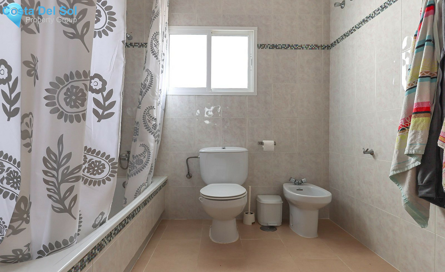 Middle Floor Apartment in Alozaina-1406222