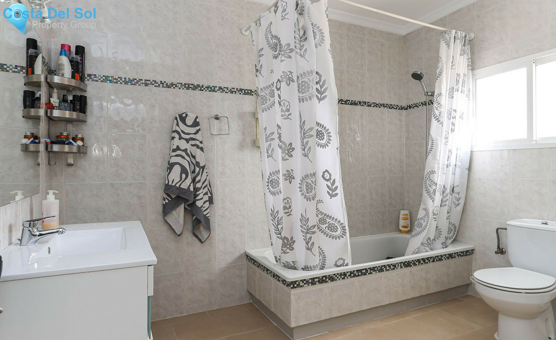 Middle Floor Apartment in Alozaina-1406223