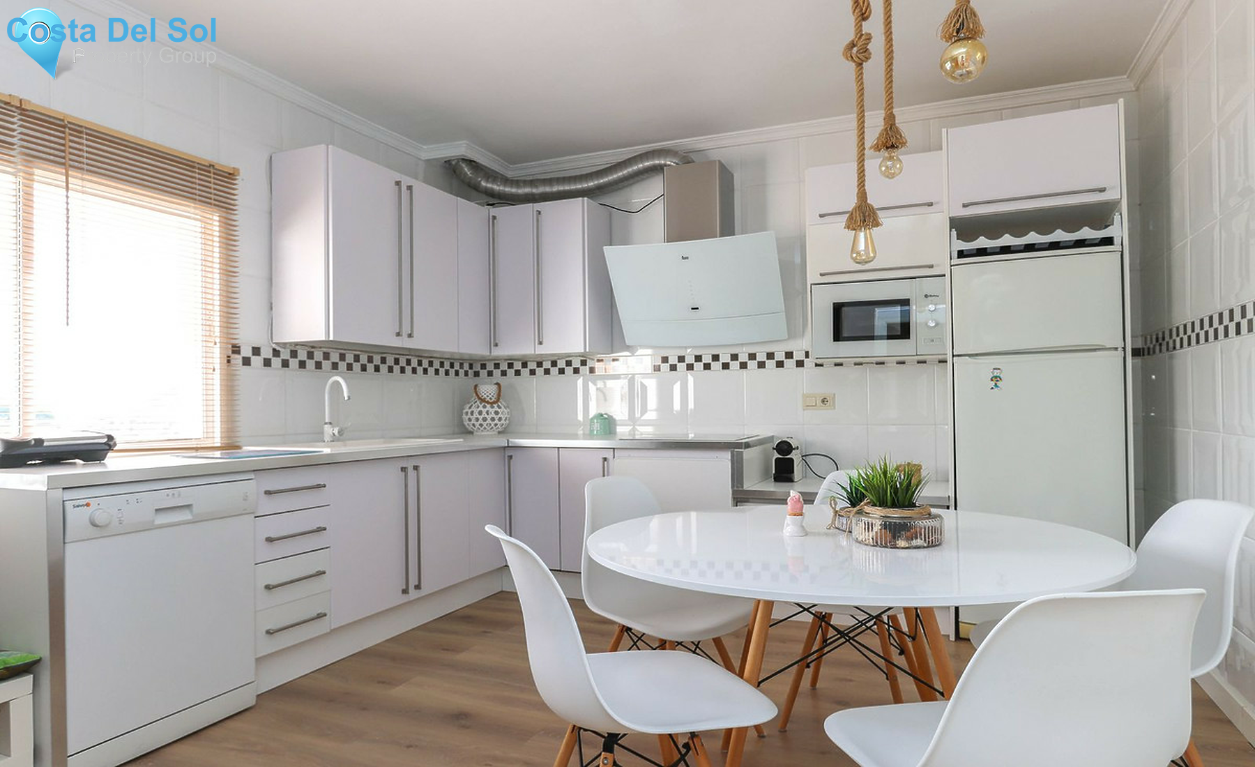 Middle Floor Apartment in Alozaina-1406209