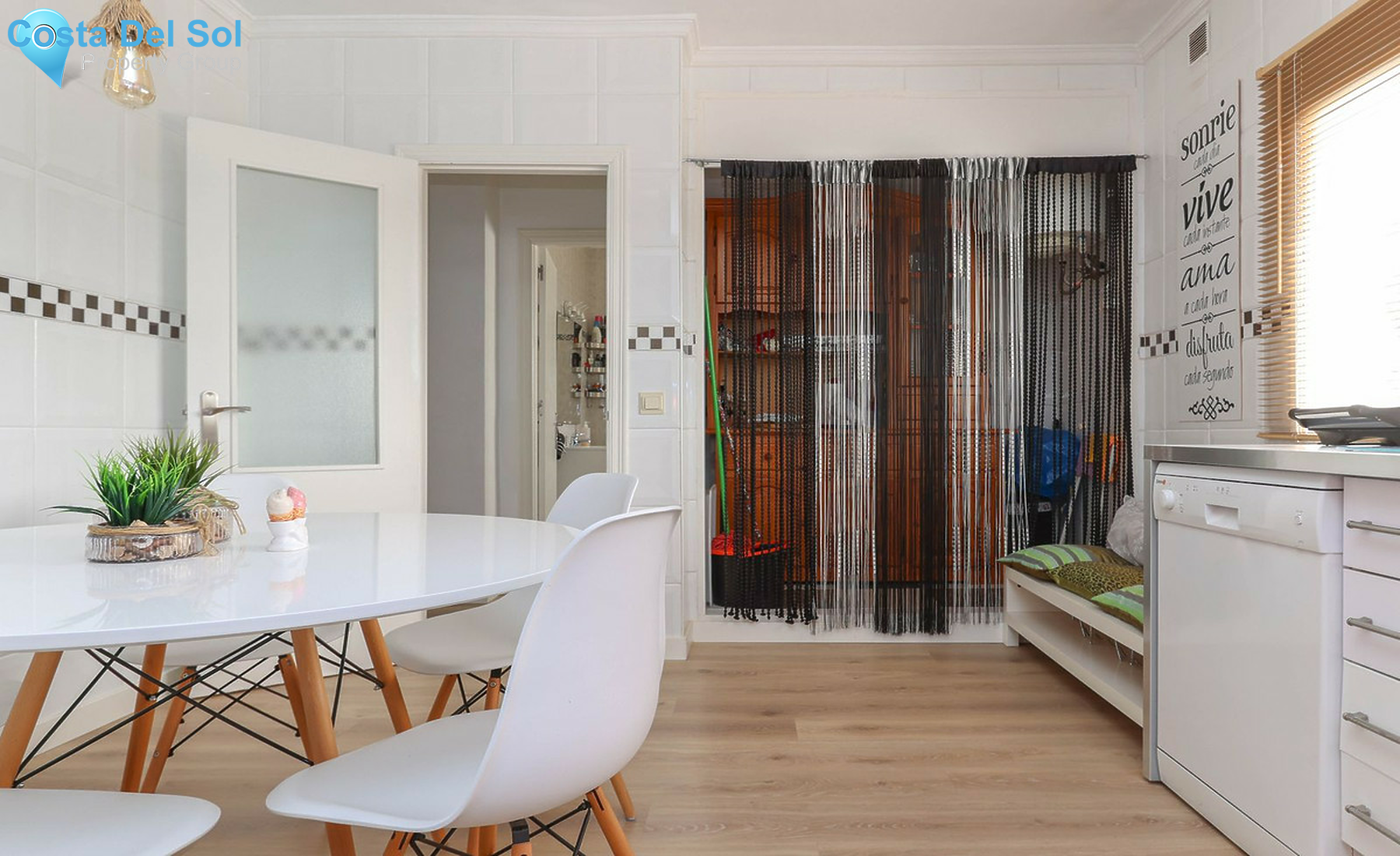 Middle Floor Apartment in Alozaina-1406213