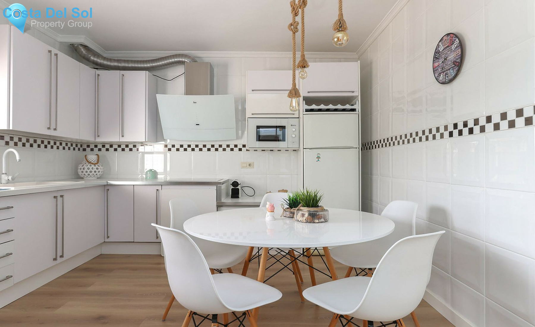 Middle Floor Apartment in Alozaina-1406216