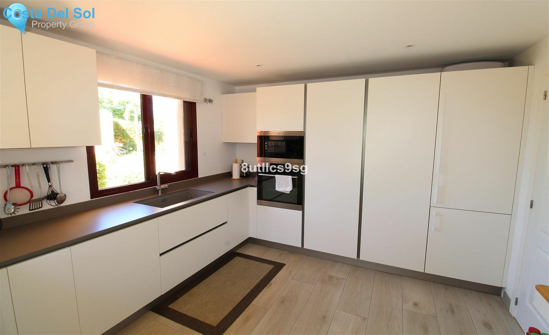 Middle Floor Apartment in Bel Air-1520103