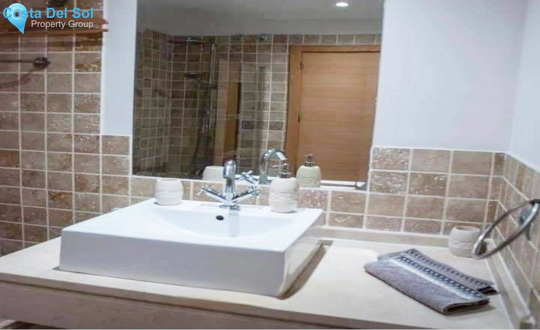 Middle Floor Apartment in Bel Air-1534104