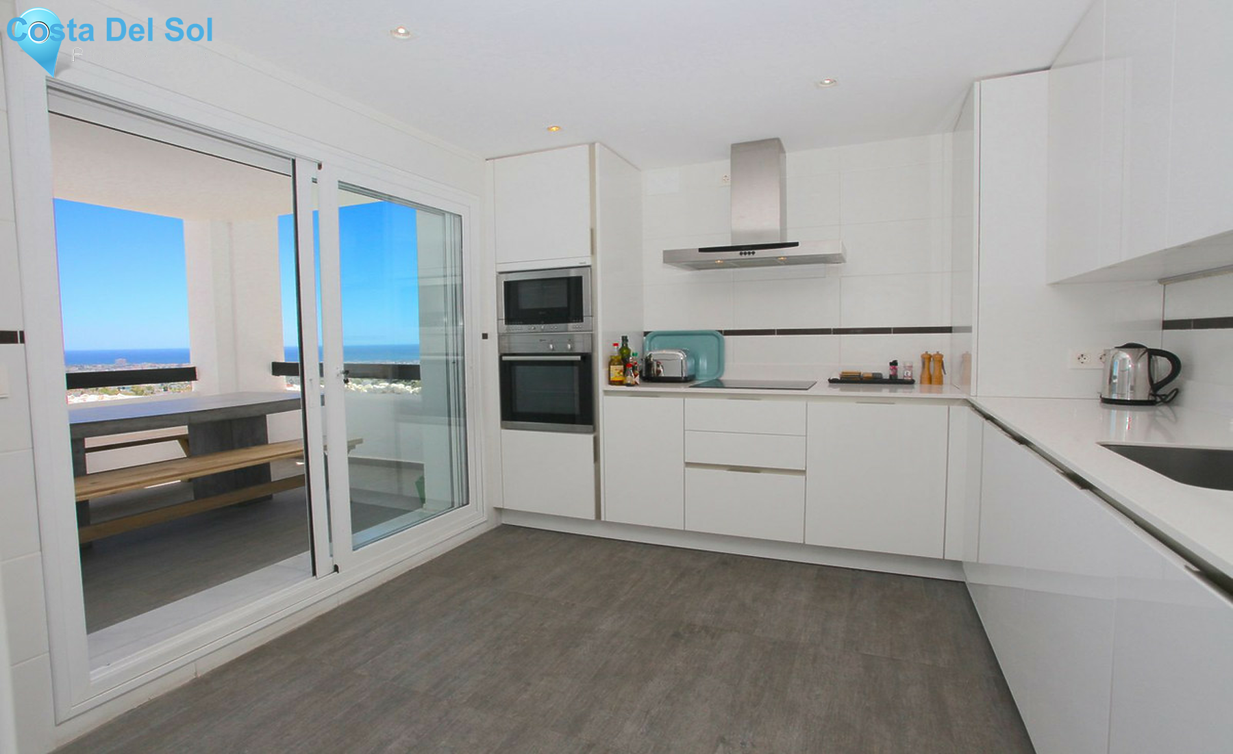 Middle Floor Apartment in Benahavís-1241813
