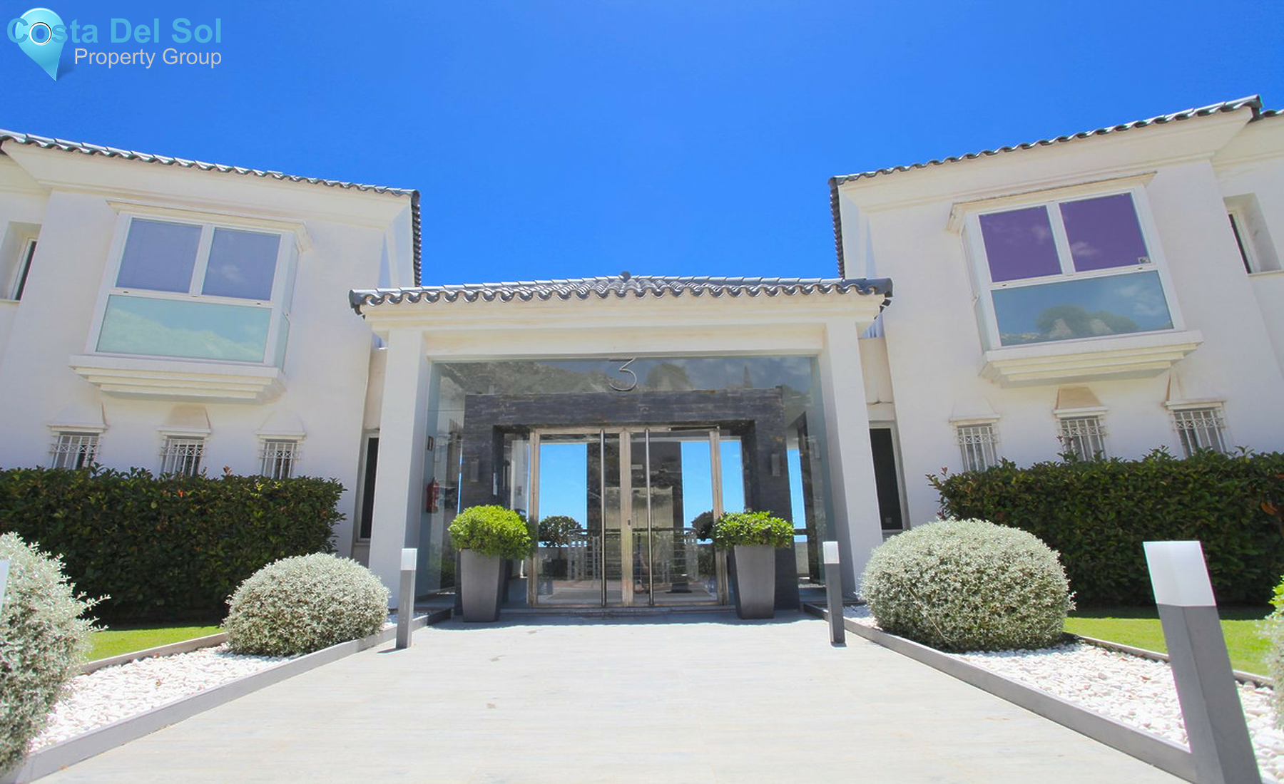 Middle Floor Apartment in Benahavís-1241809