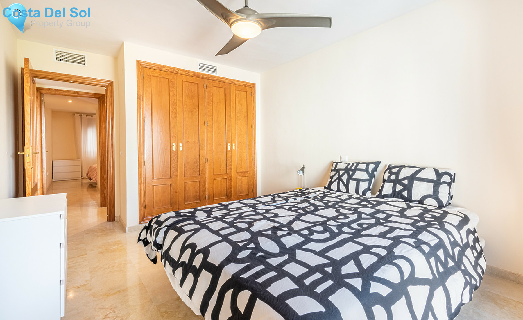 Middle Floor Apartment in Benahavís-1258296