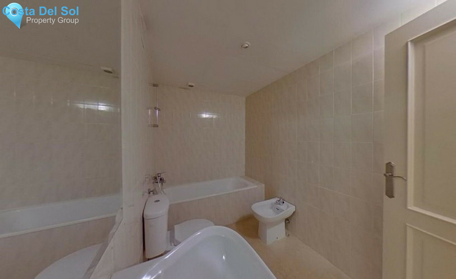 Middle Floor Apartment in Benahavís-1401182