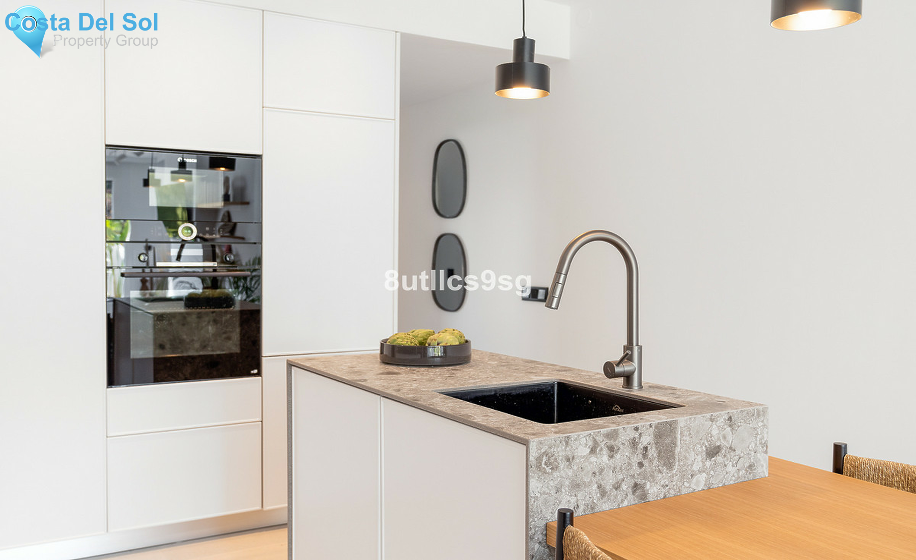 Middle Floor Apartment in Benahavís-1403989