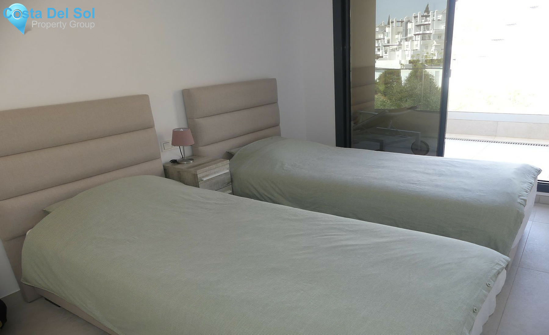 Middle Floor Apartment in Benahavís-1407555
