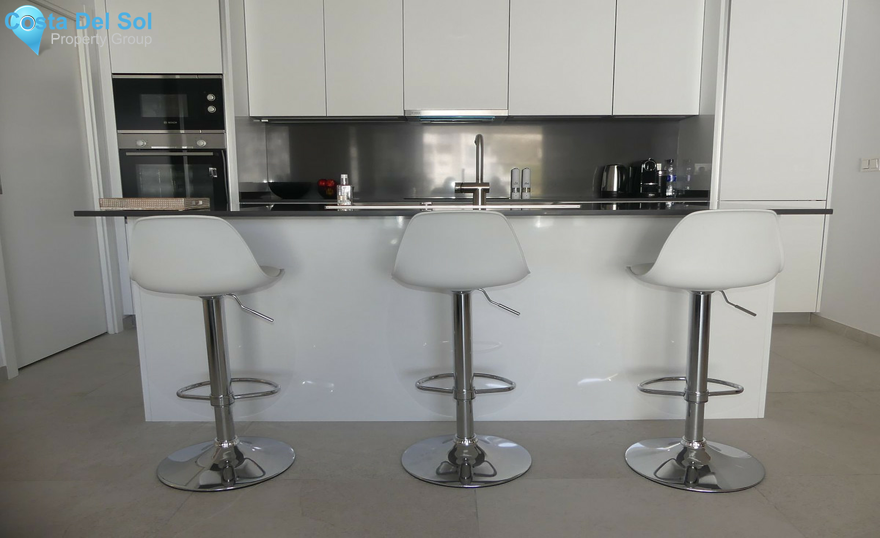 Middle Floor Apartment in Benahavís-1407562