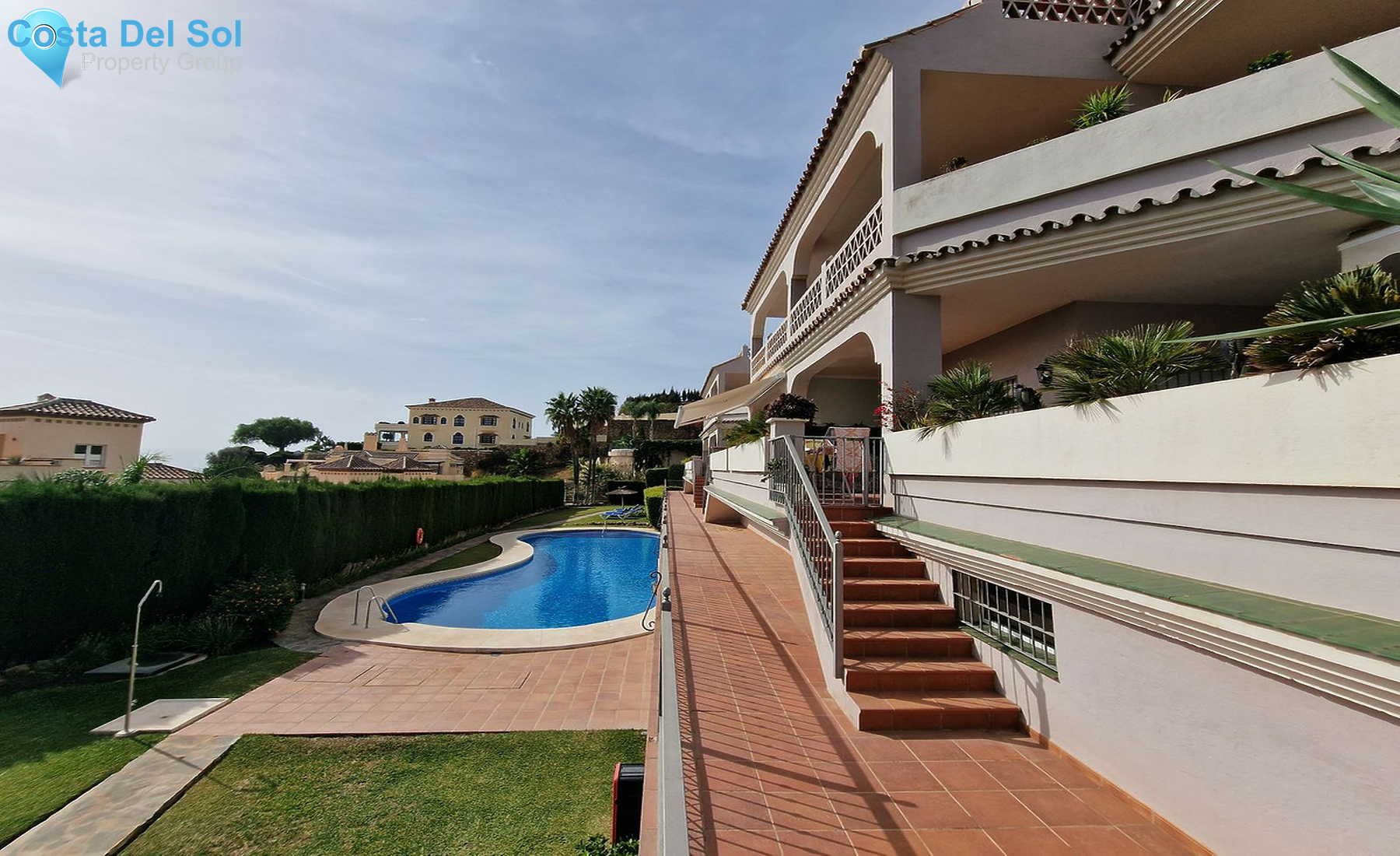 Middle Floor Apartment in Benahavís-1457459