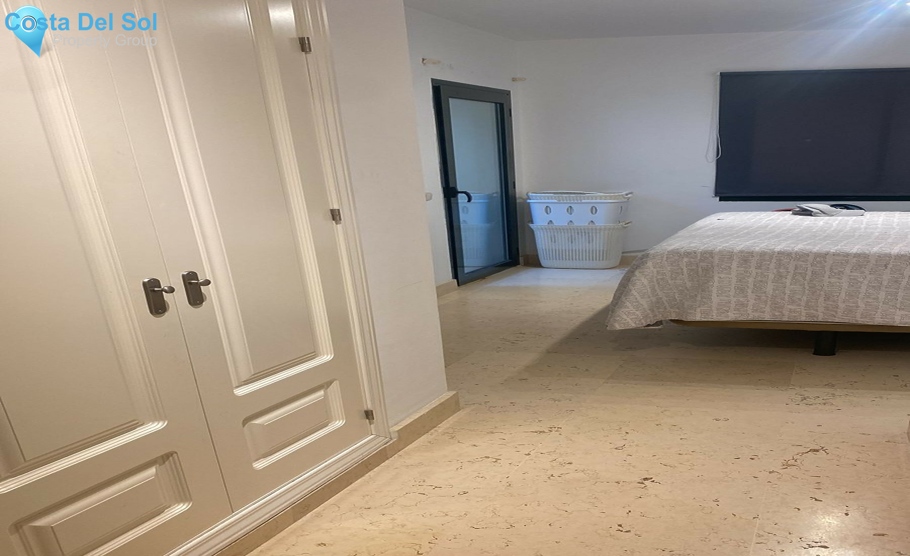 Middle Floor Apartment in Benahavís-1457794