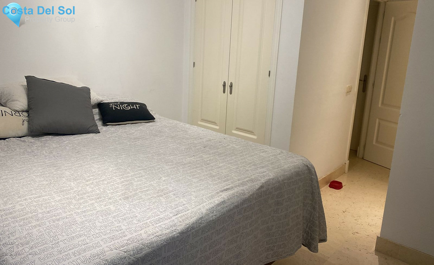 Middle Floor Apartment in Benahavís-1457796