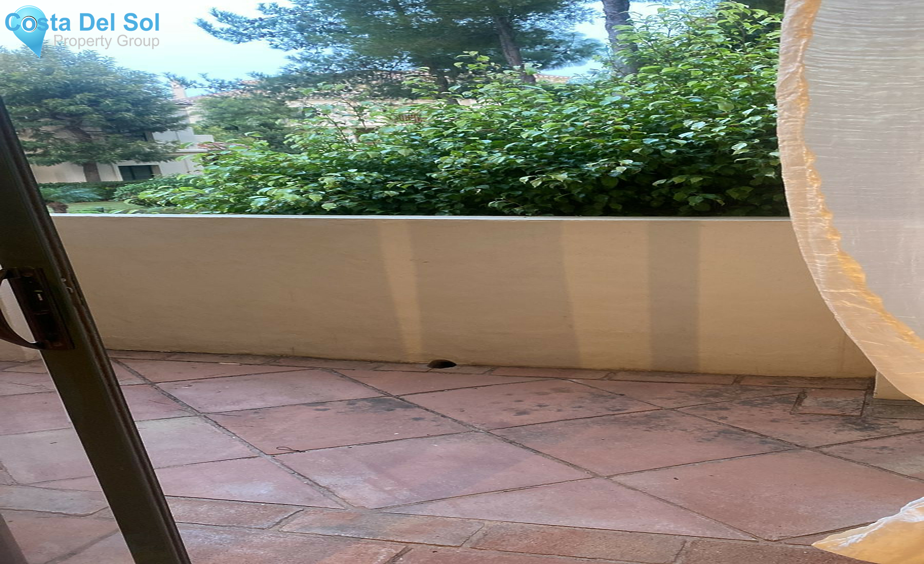 Middle Floor Apartment in Benahavís-1457799