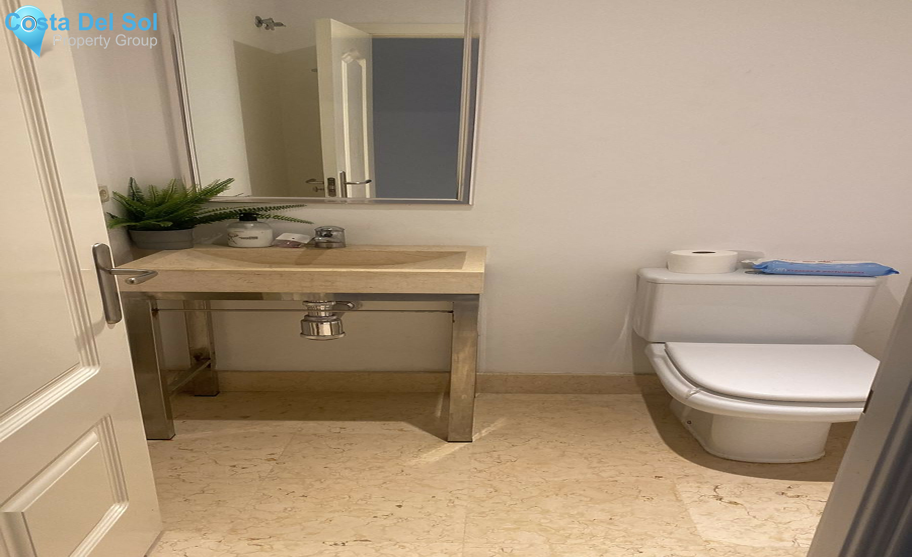 Middle Floor Apartment in Benahavís-1457790