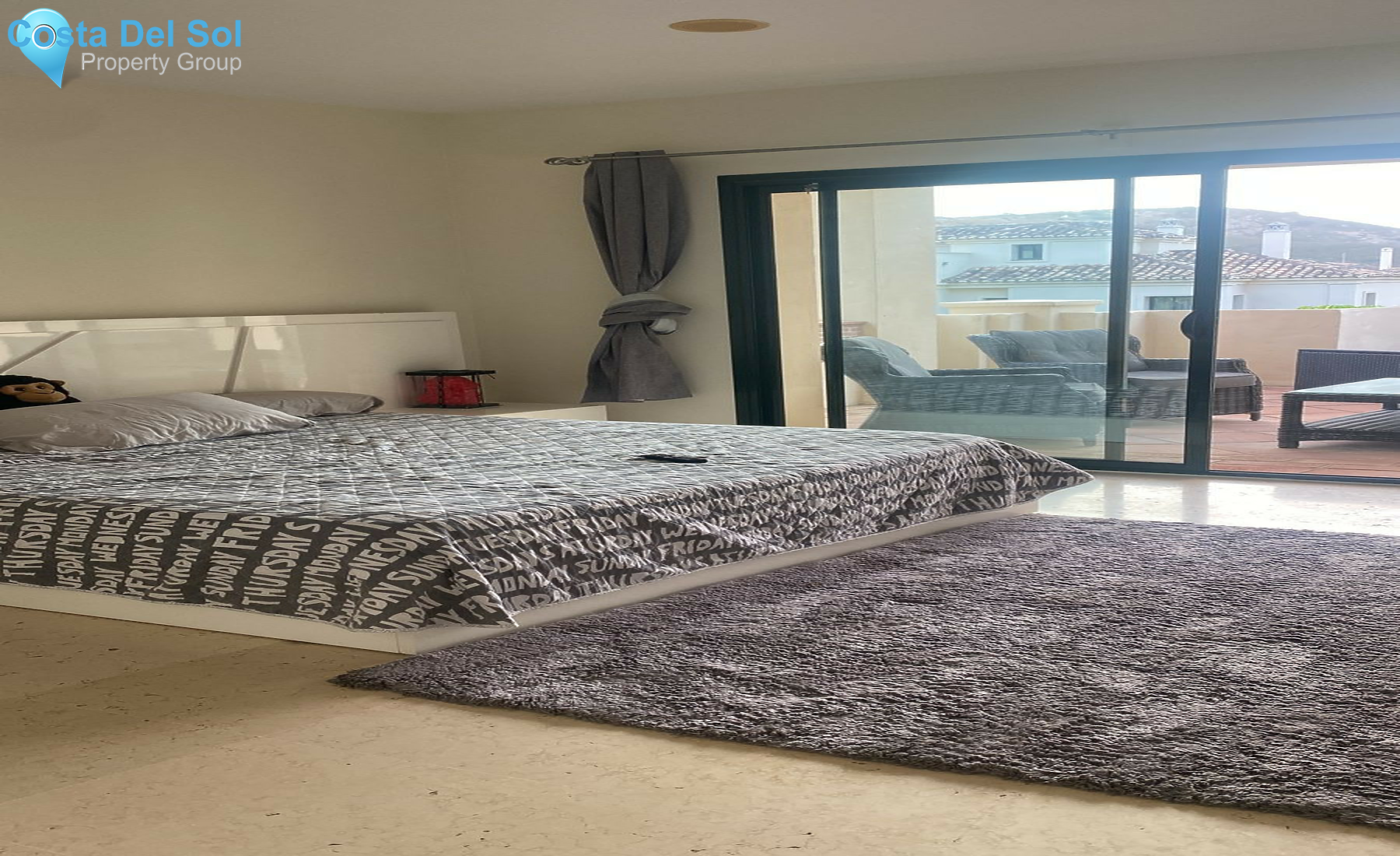 Middle Floor Apartment in Benahavís-1457791