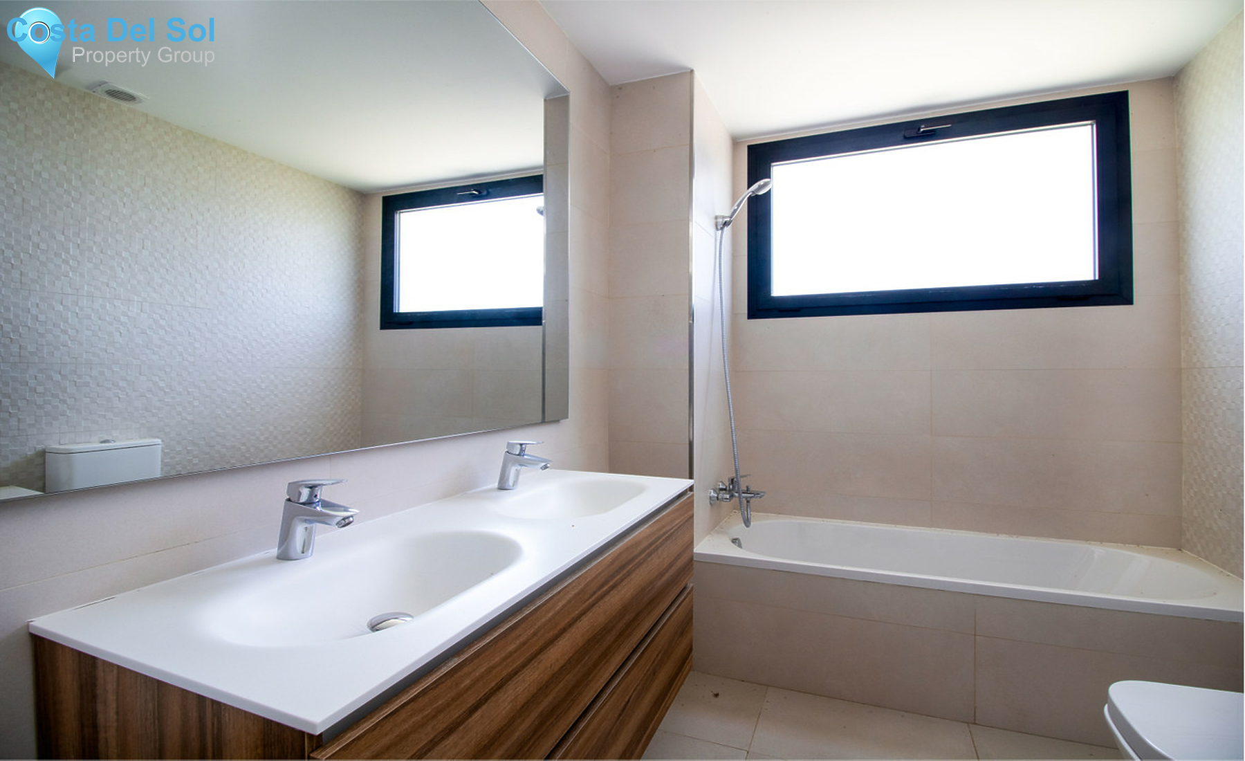 Middle Floor Apartment in Benahavís-1502135