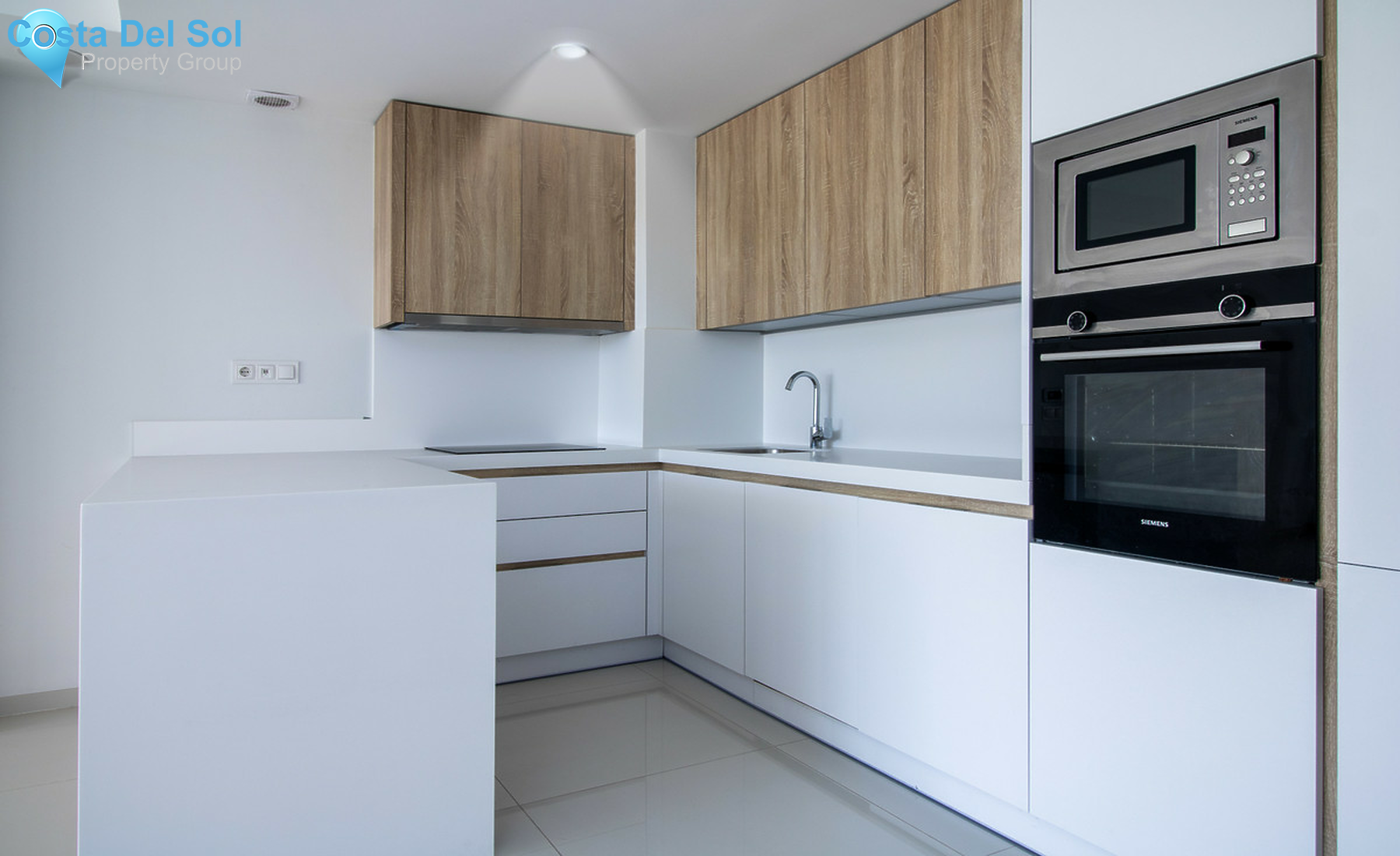 Middle Floor Apartment in Benahavís-1502126