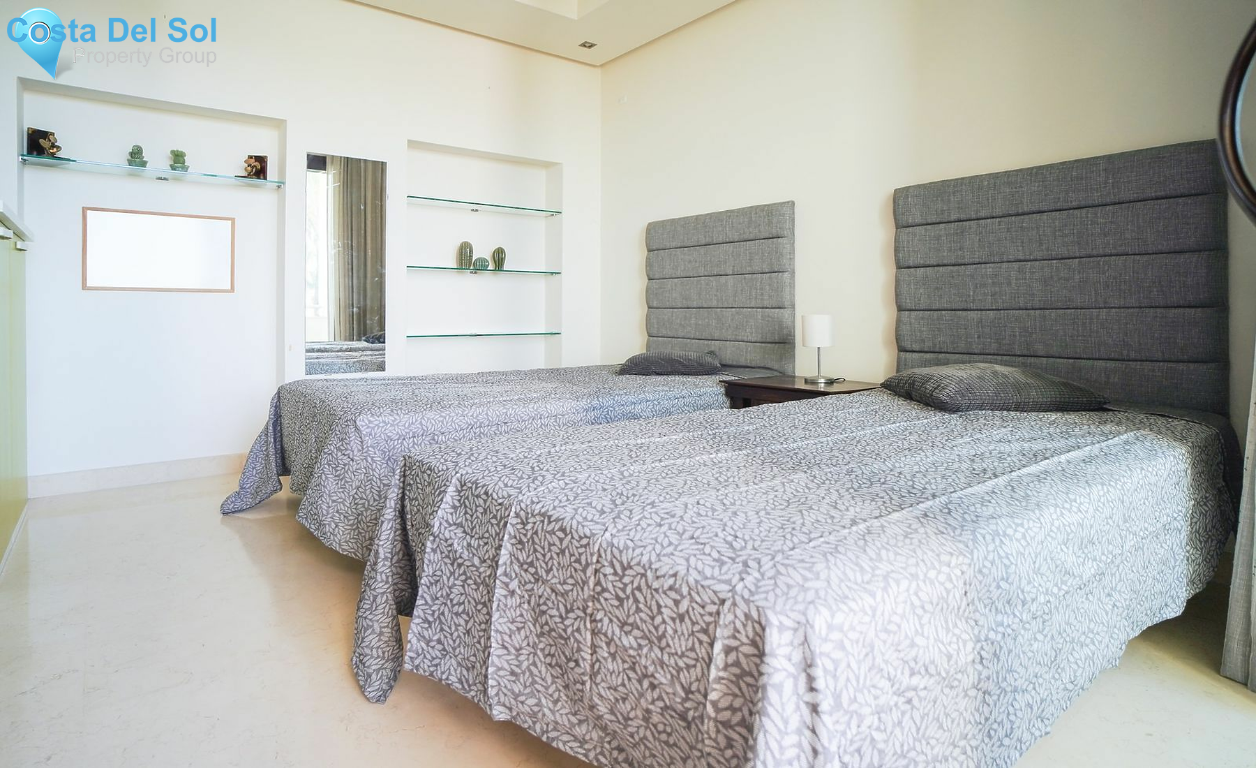 Middle Floor Apartment in Benahavís-1142845