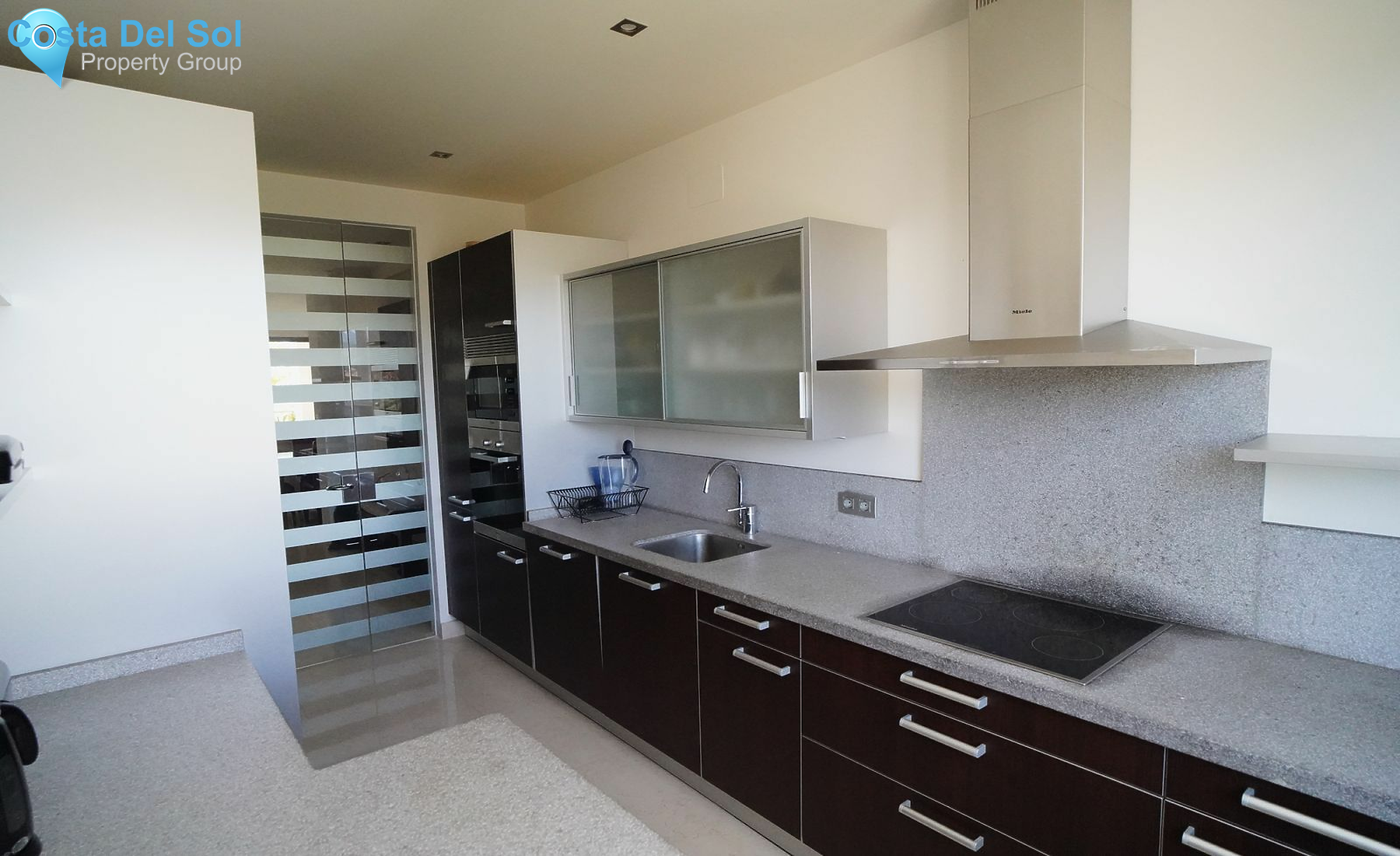 Middle Floor Apartment in Benahavís-1142848