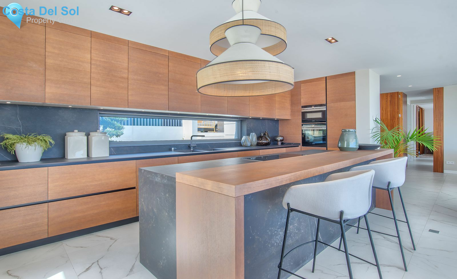 Middle Floor Apartment in Benahavís-1143439