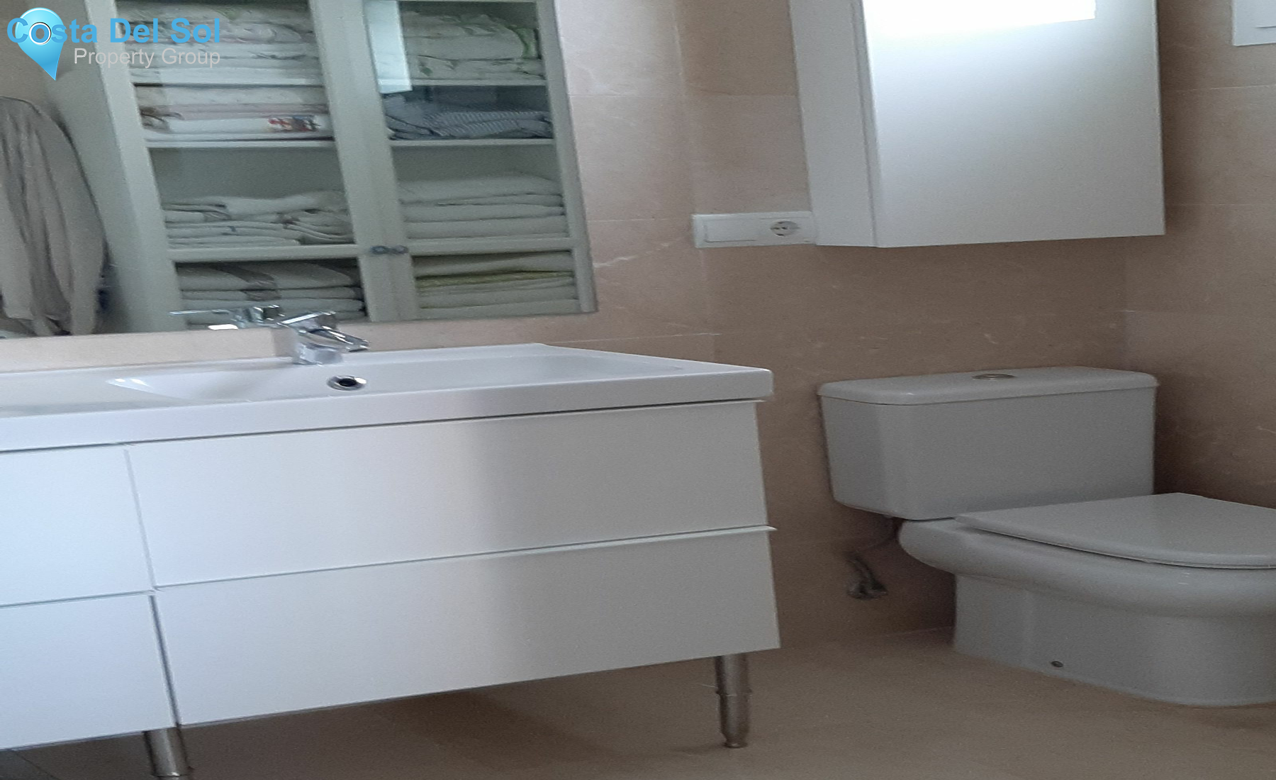 Middle Floor Apartment in Benahavís-1162209