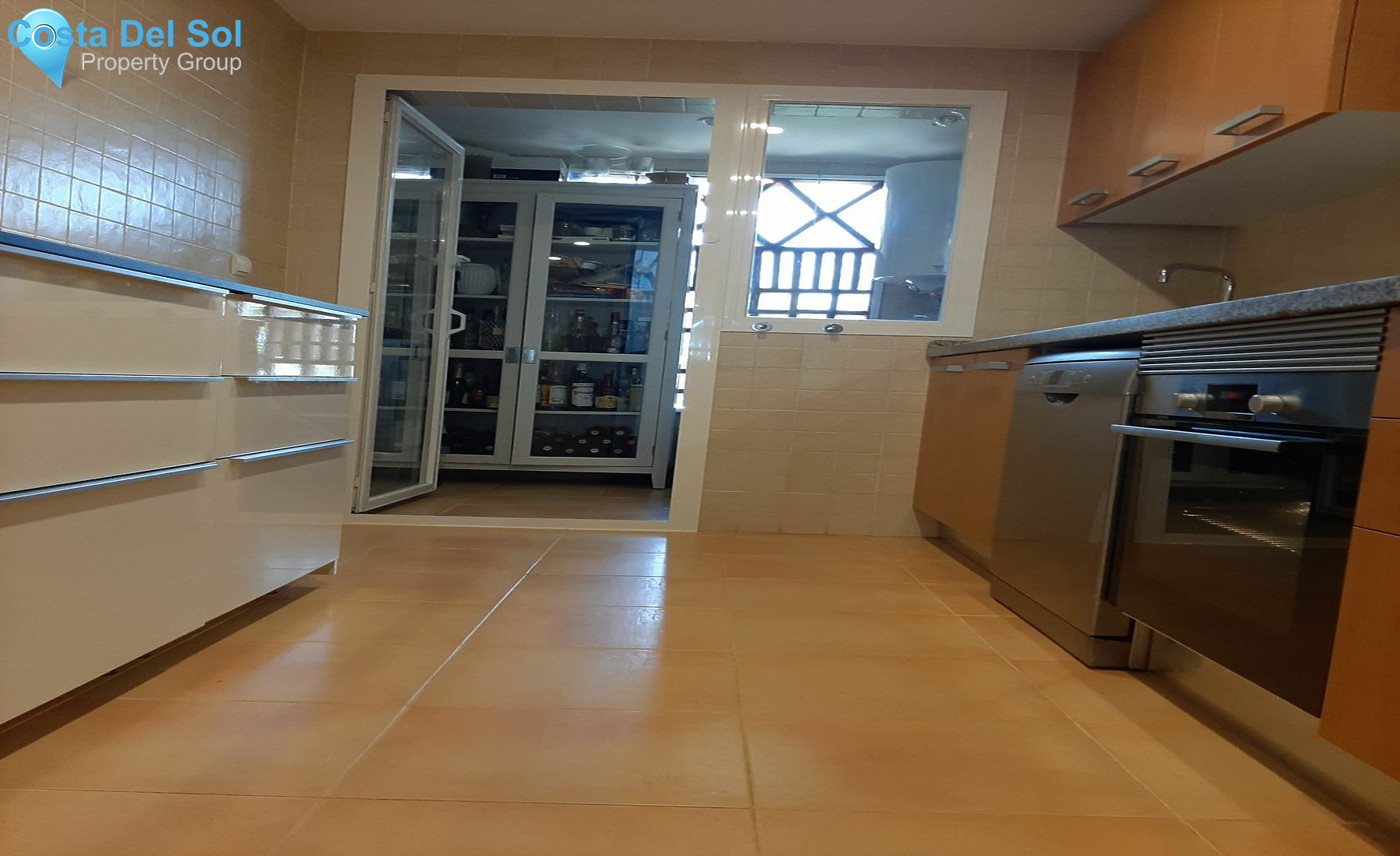 Middle Floor Apartment in Benahavís-1162216
