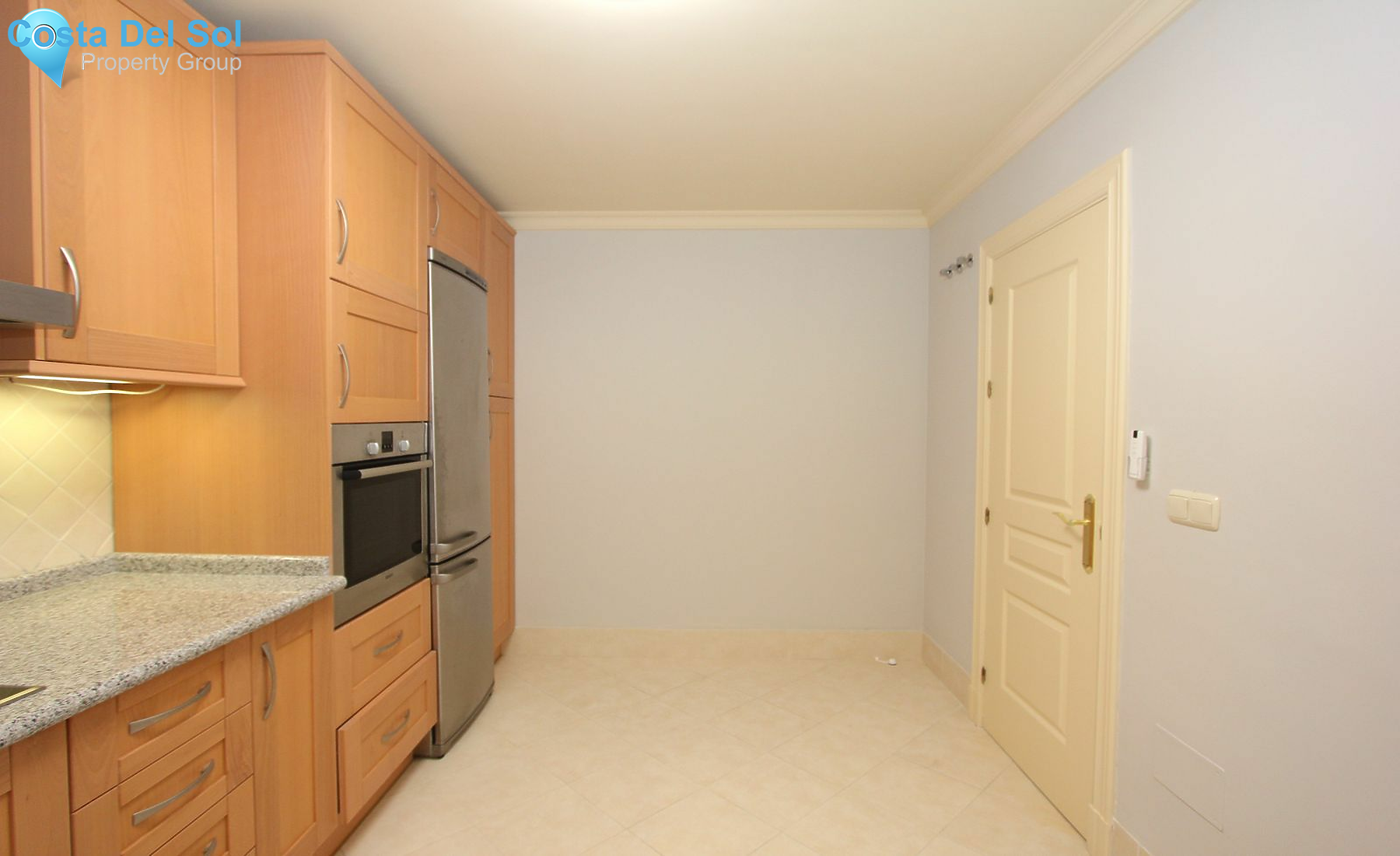 Middle Floor Apartment in Benahavís-1180325