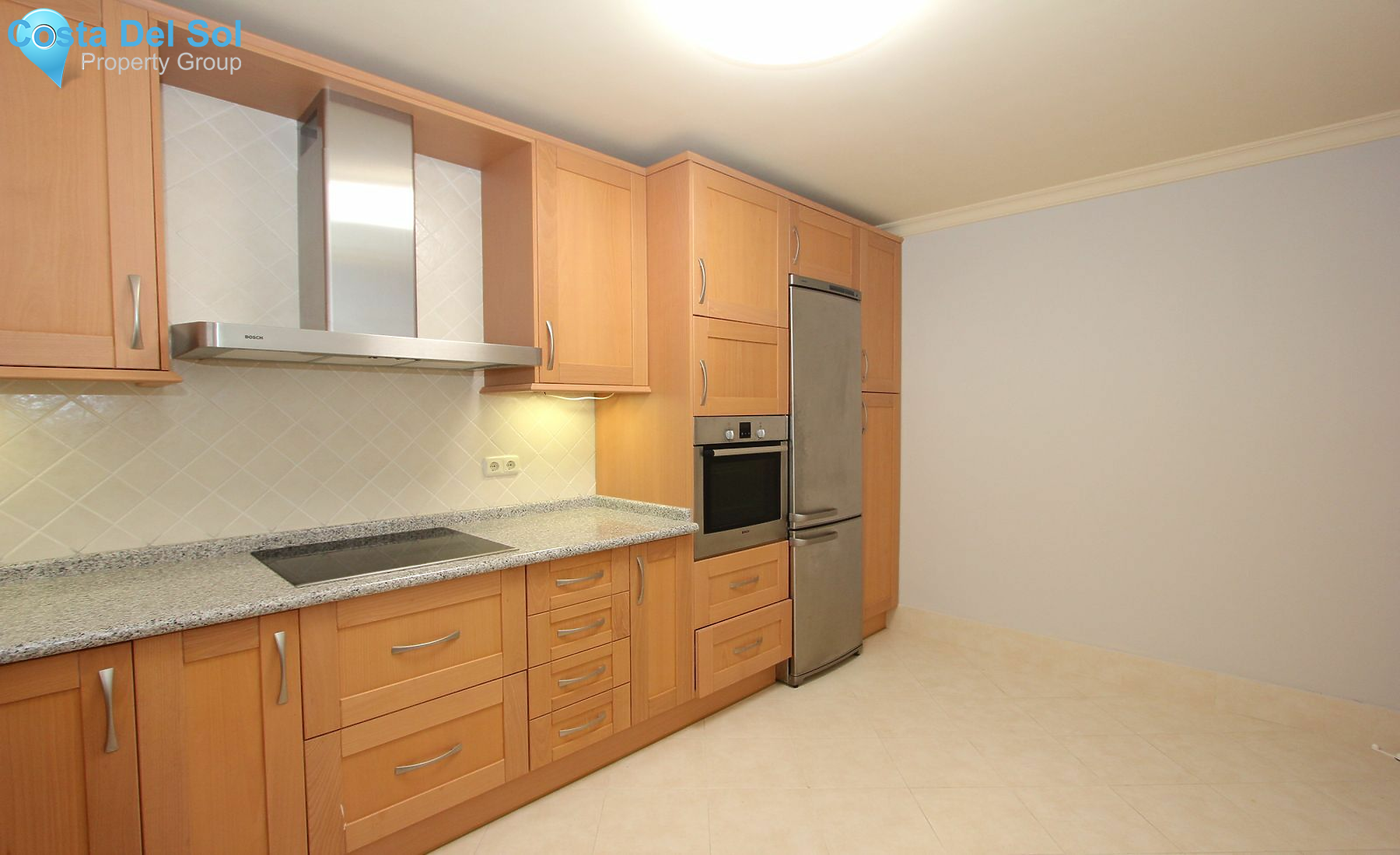 Middle Floor Apartment in Benahavís-1180326