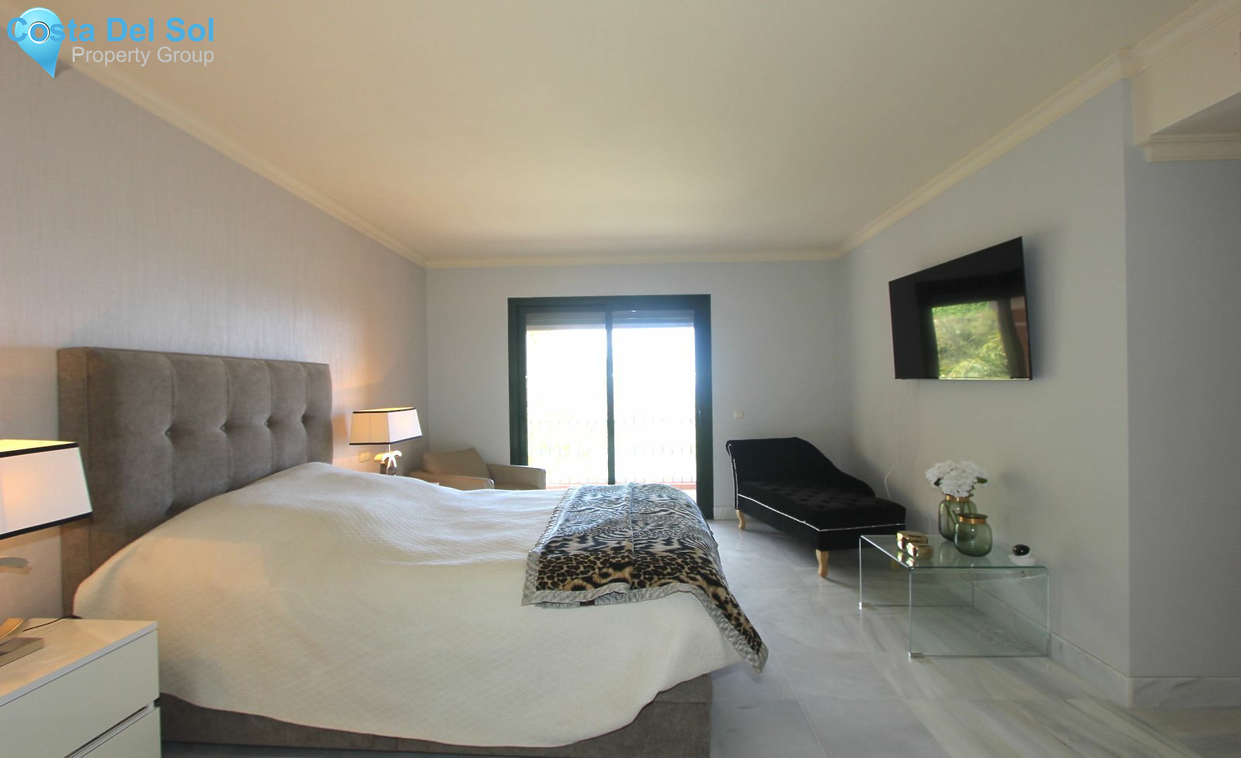 Middle Floor Apartment in Benahavís-1180330
