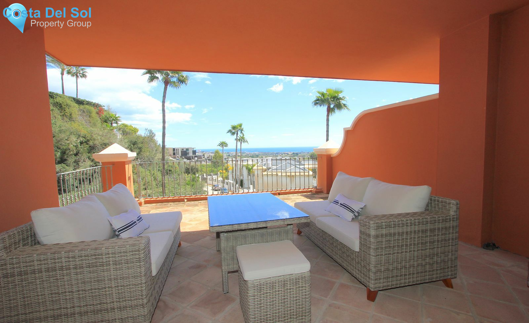 Middle Floor Apartment in Benahavís-1180315
