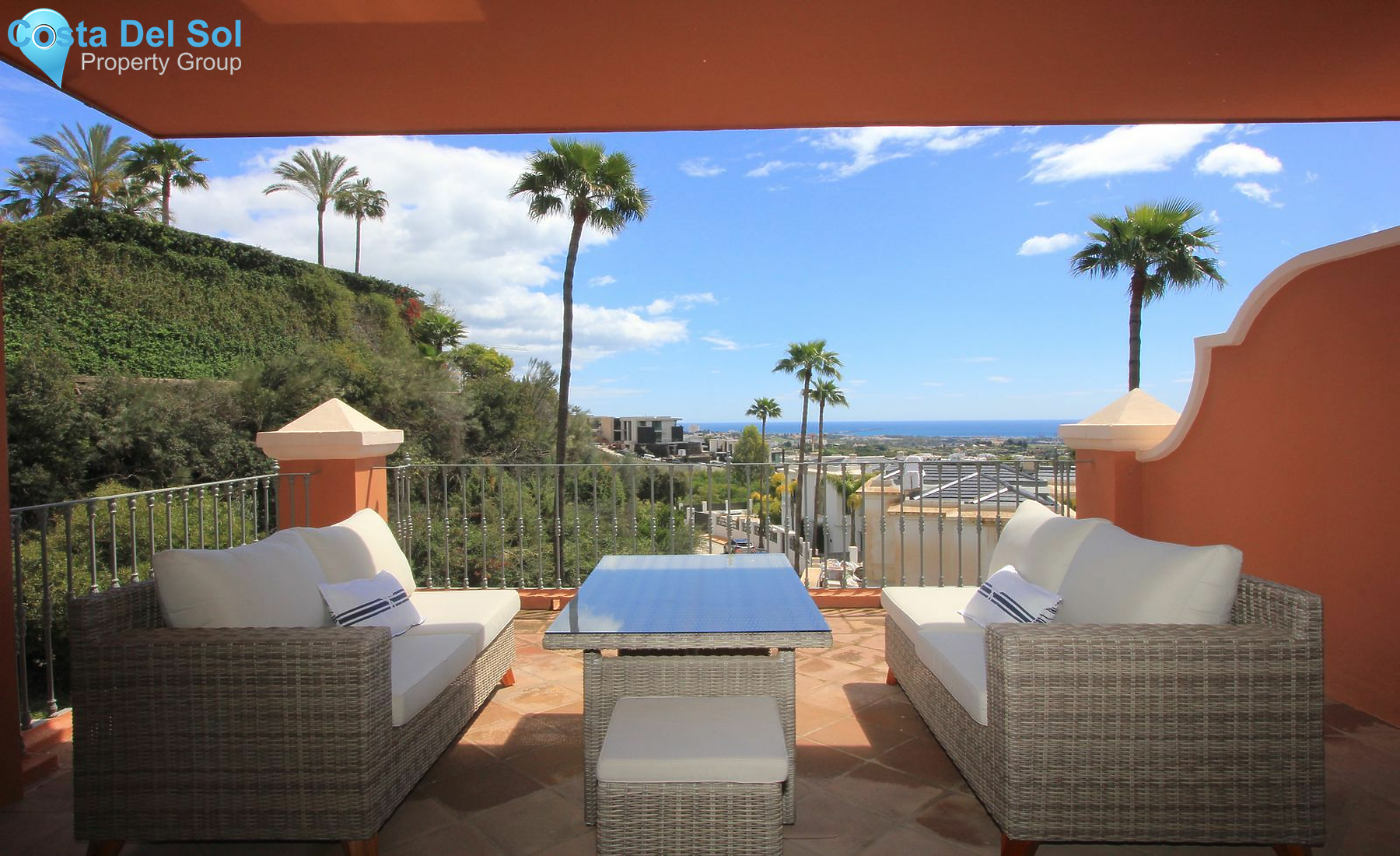Middle Floor Apartment in Benahavís-1180317