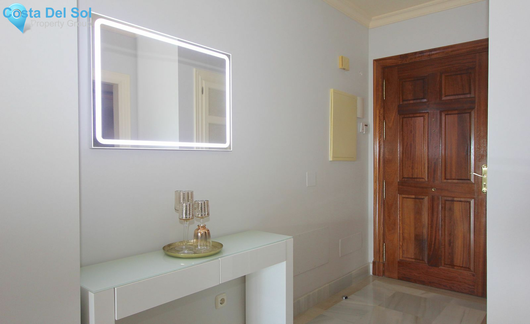 Middle Floor Apartment in Benahavís-1180320