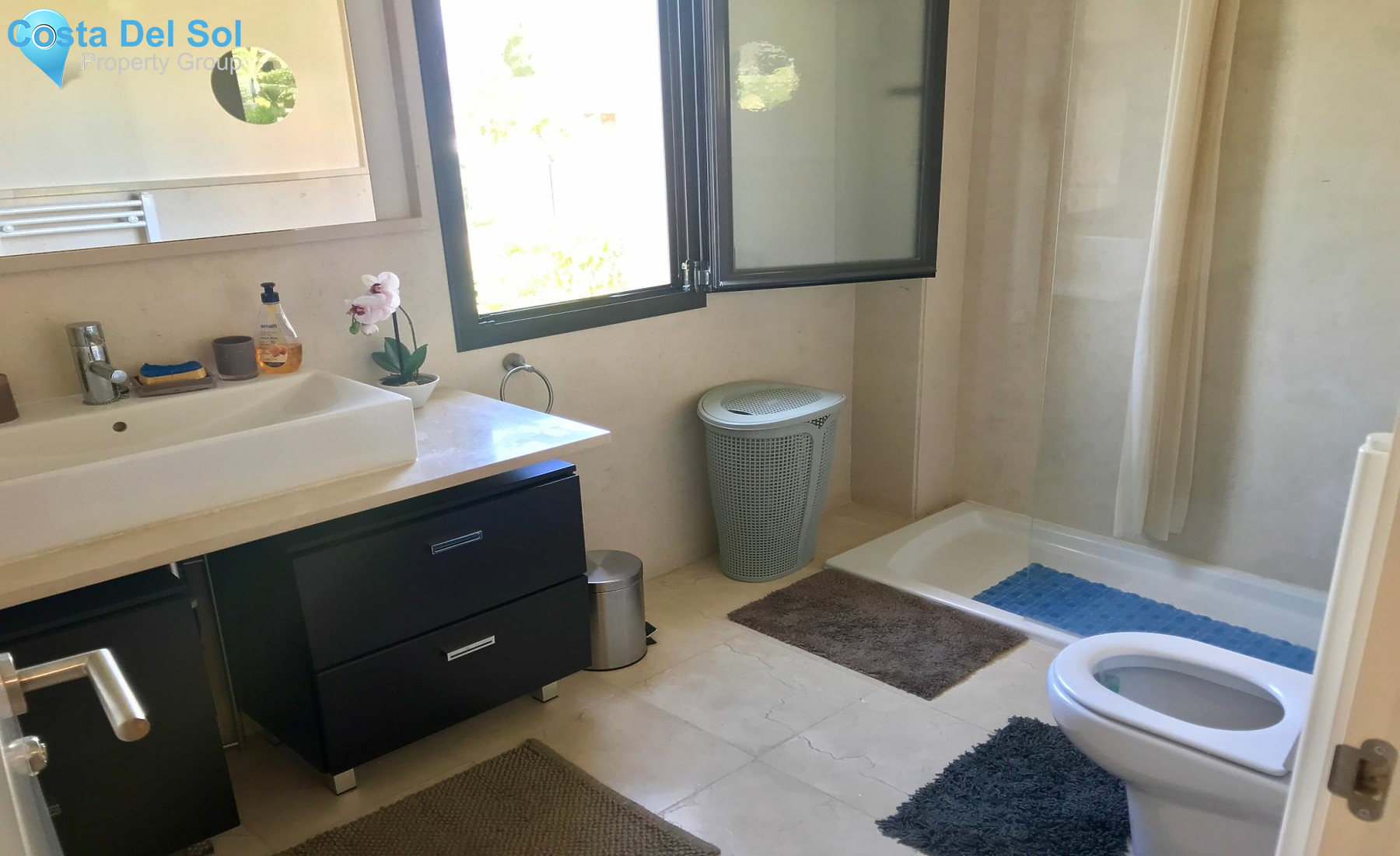 Middle Floor Apartment in Benahavís-1217905