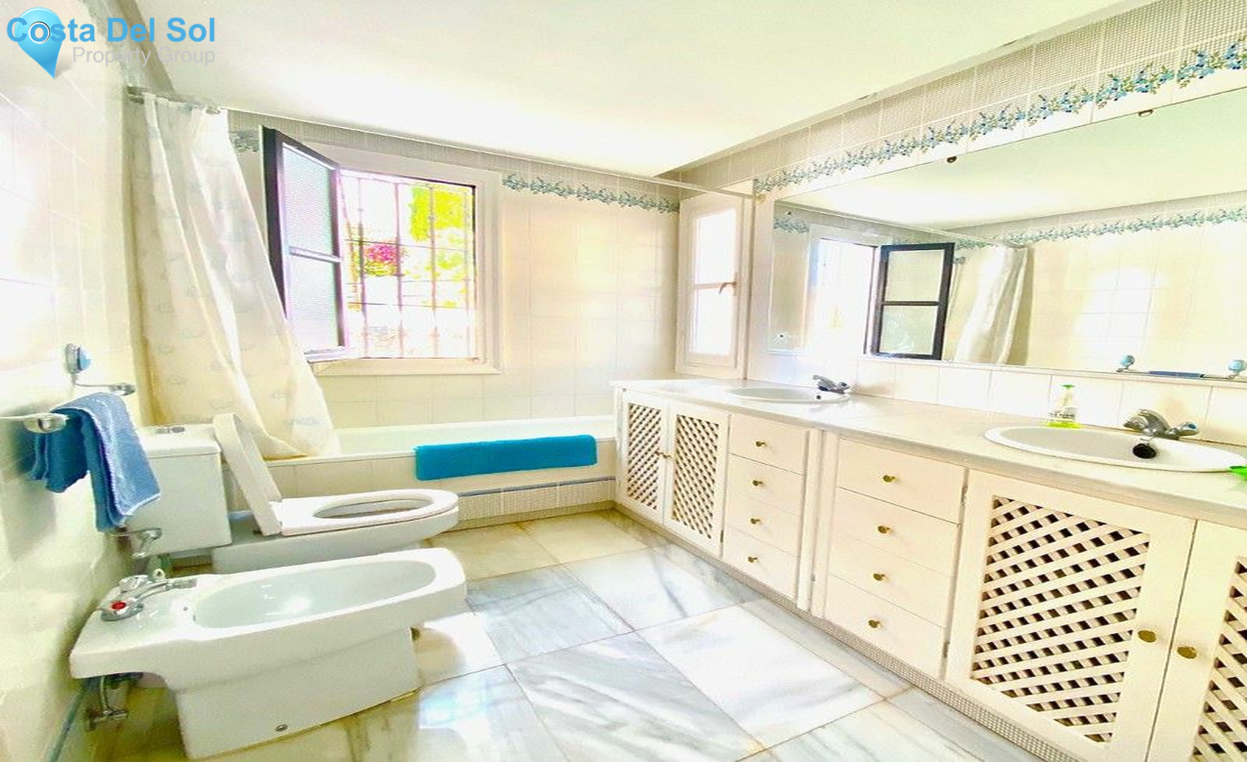 Middle Floor Apartment in Benahavís-1219407