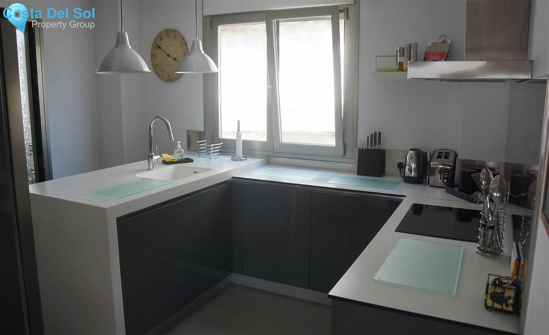 Middle Floor Apartment in Benahavís-1220806