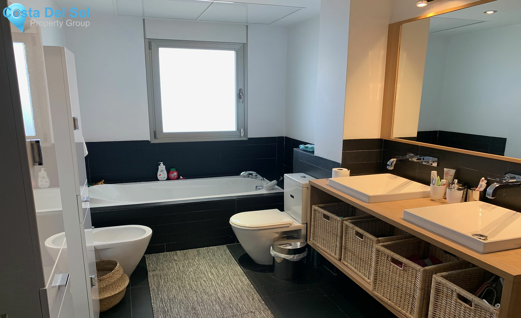 Middle Floor Apartment in Benahavís-1220809