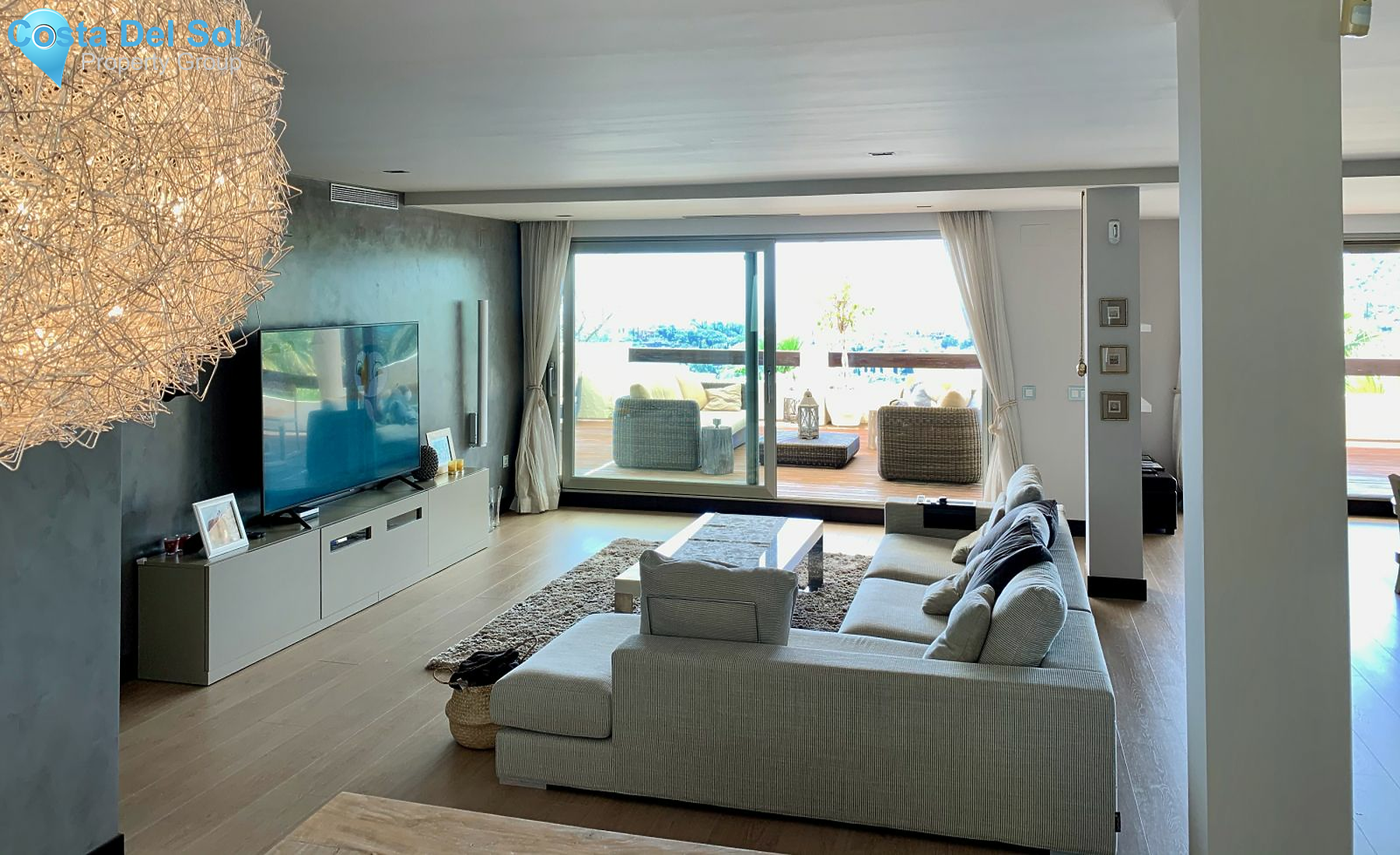 Middle Floor Apartment in Benahavís-1220801