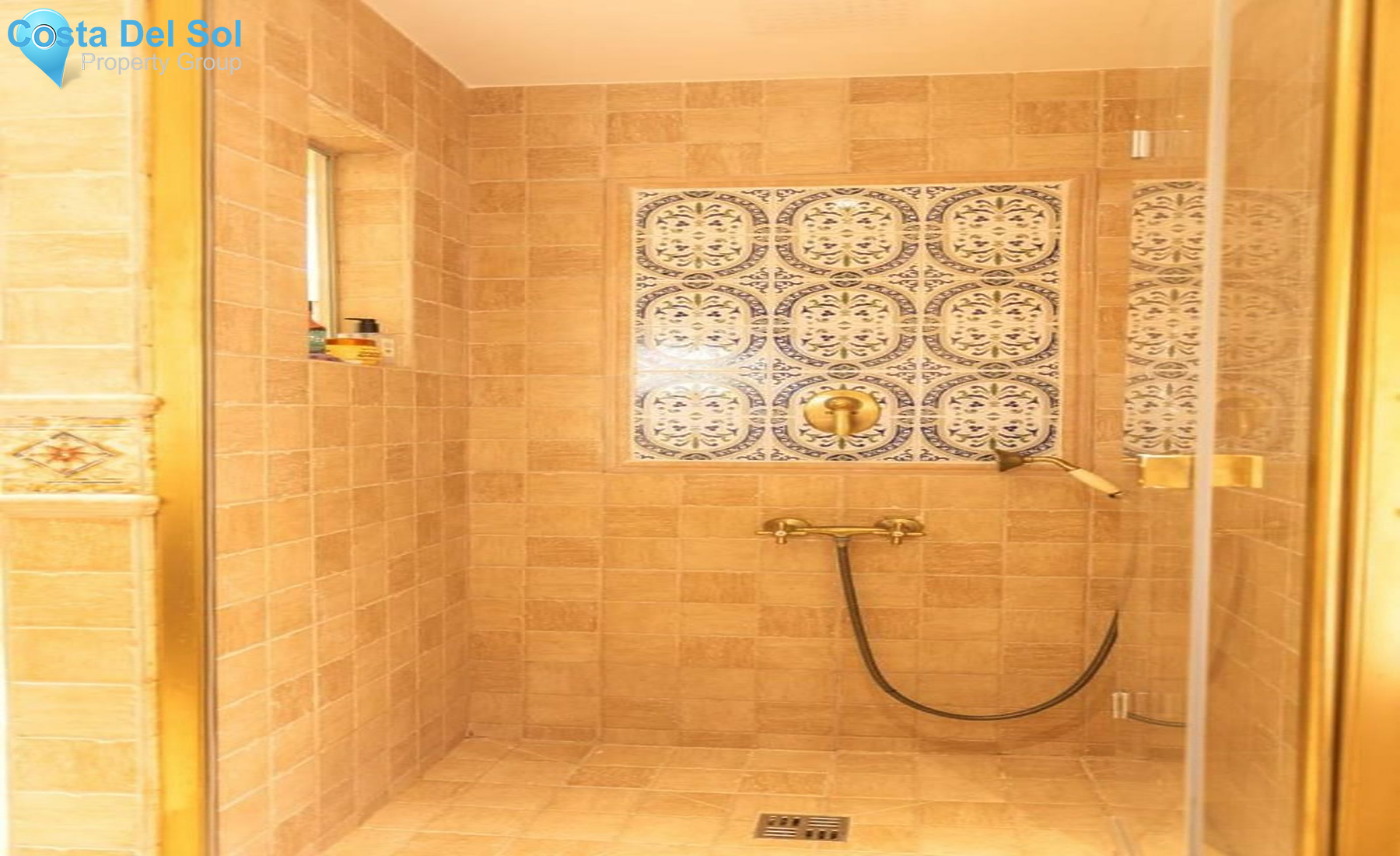 Middle Floor Apartment in Benahavís-1443232