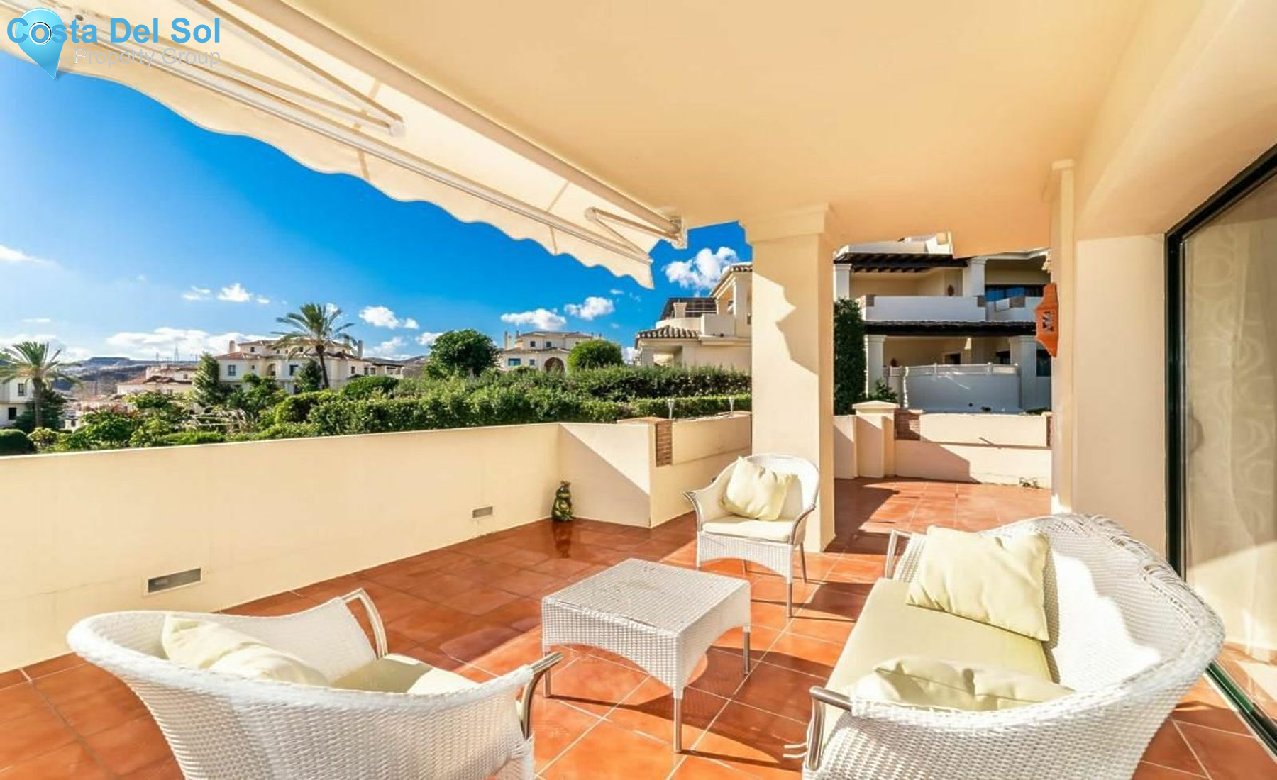 Middle Floor Apartment in Benahavís-1443236