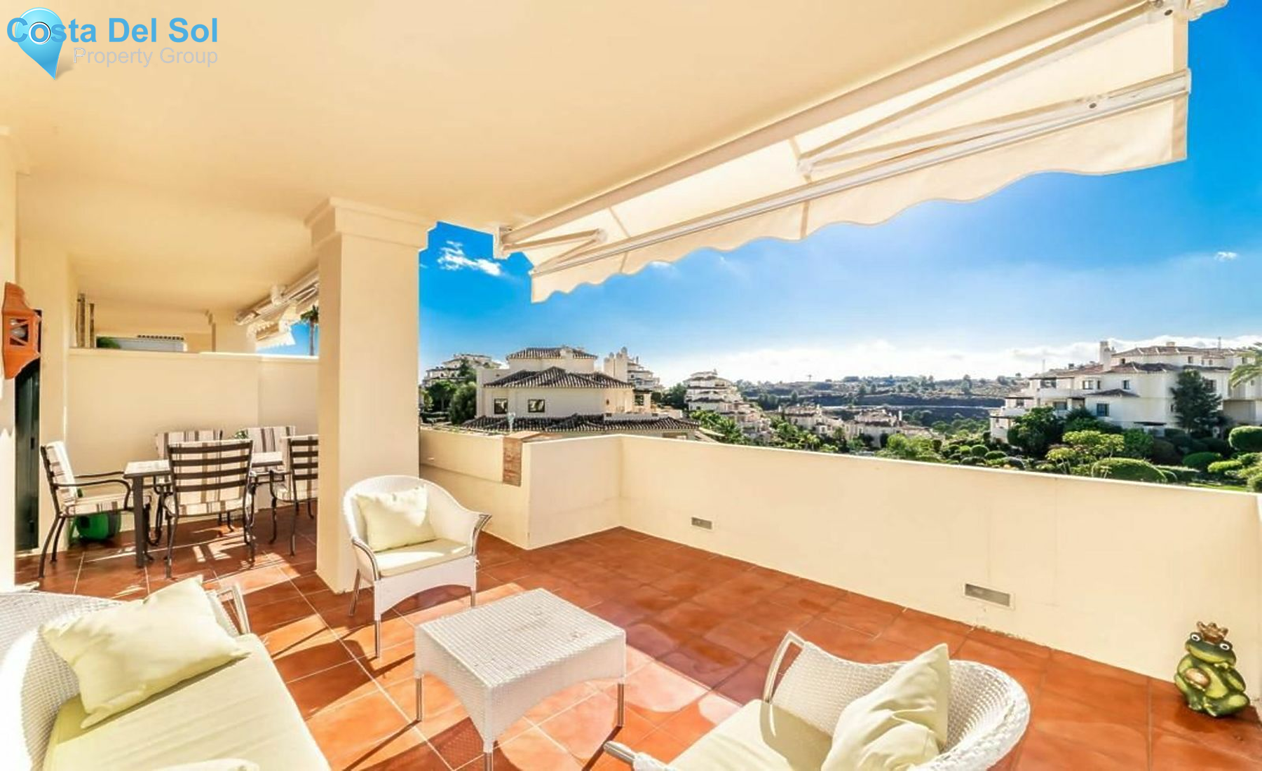 Middle Floor Apartment in Benahavís-1443238