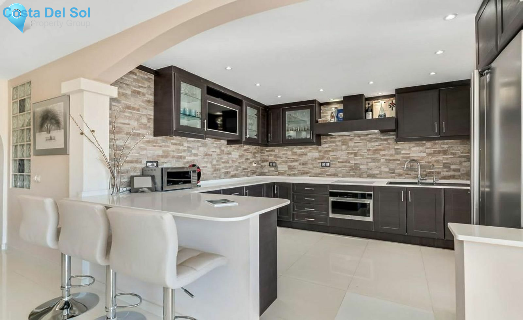 Middle Floor Apartment in Benahavís-1443223
