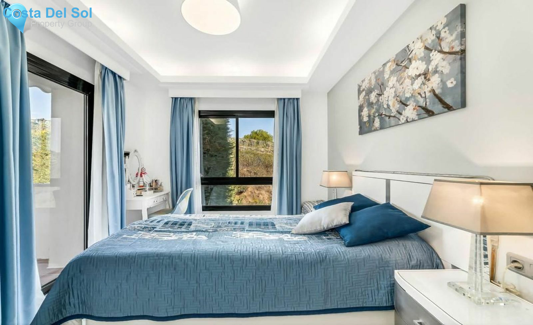 Middle Floor Apartment in Benahavís-1443224
