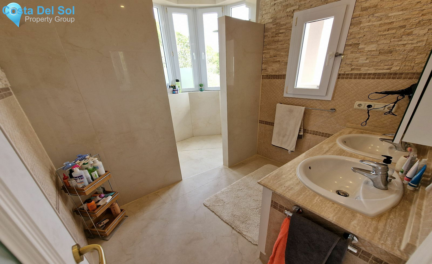 Middle Floor Apartment in Benahavís-1468295