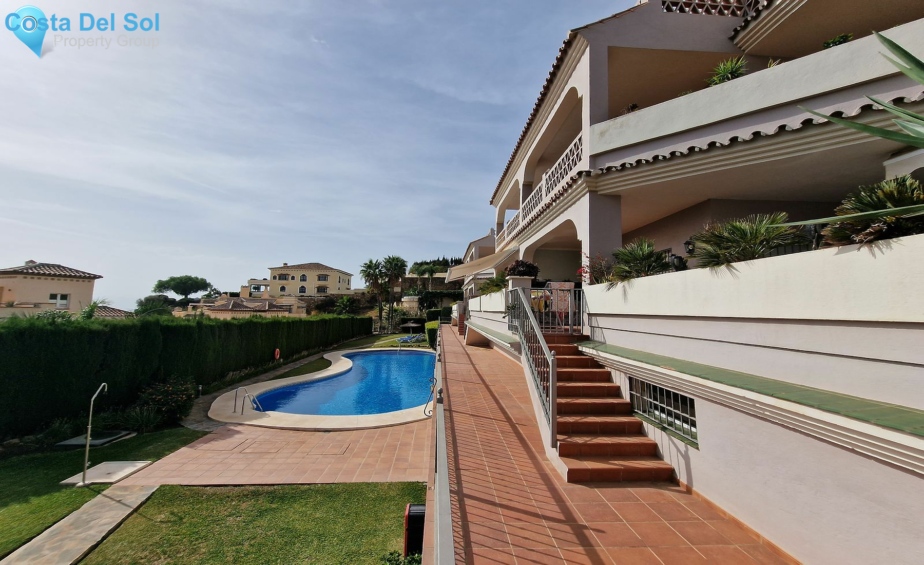 Middle Floor Apartment in Benahavís-1468286