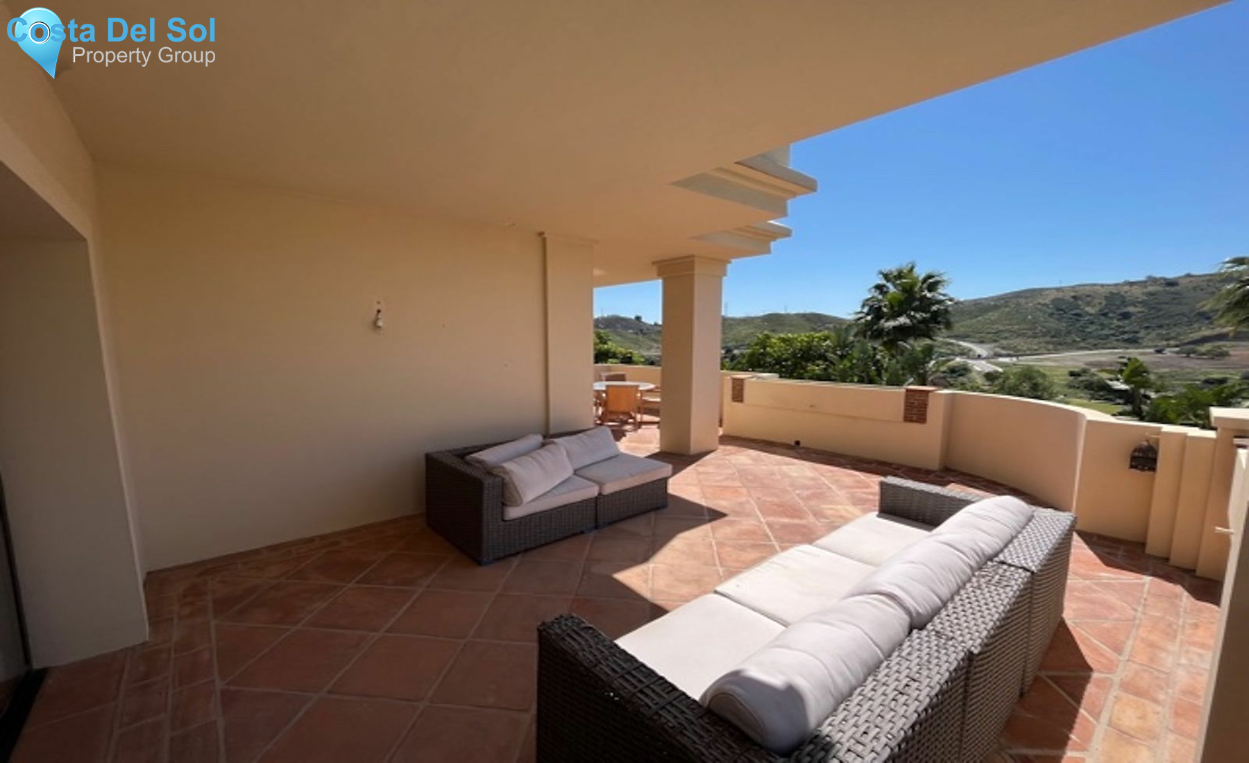 Middle Floor Apartment in Benahavís-1495324