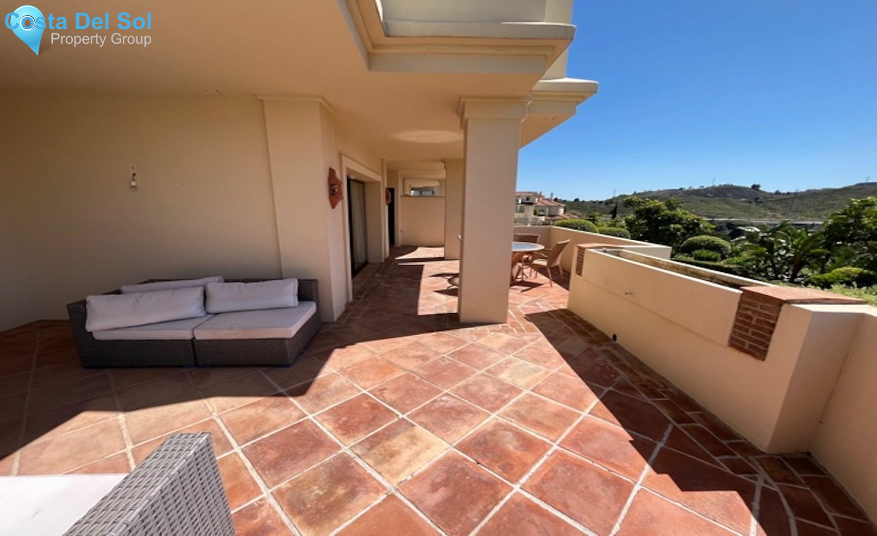 Middle Floor Apartment in Benahavís-1495326