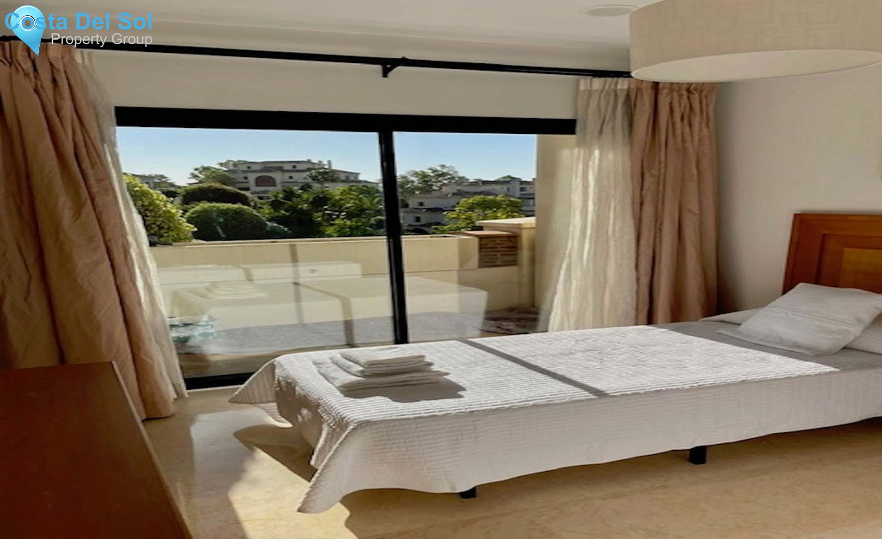 Middle Floor Apartment in Benahavís-1495317