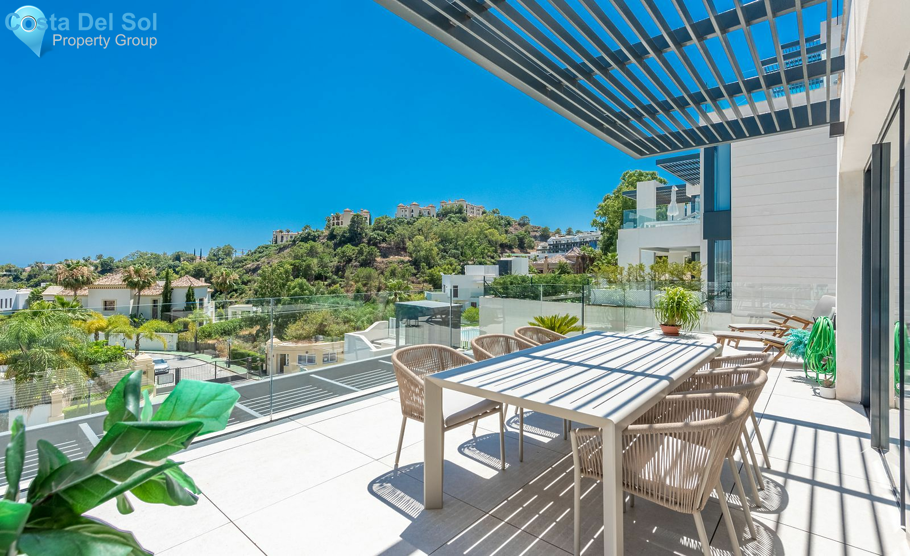 Middle Floor Apartment in Benahavís-1513397